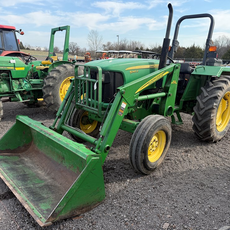 JOHN DEERE 5045D