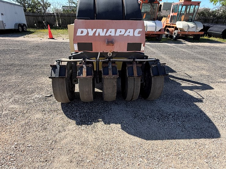 2006-dynapac-cp142-image-4