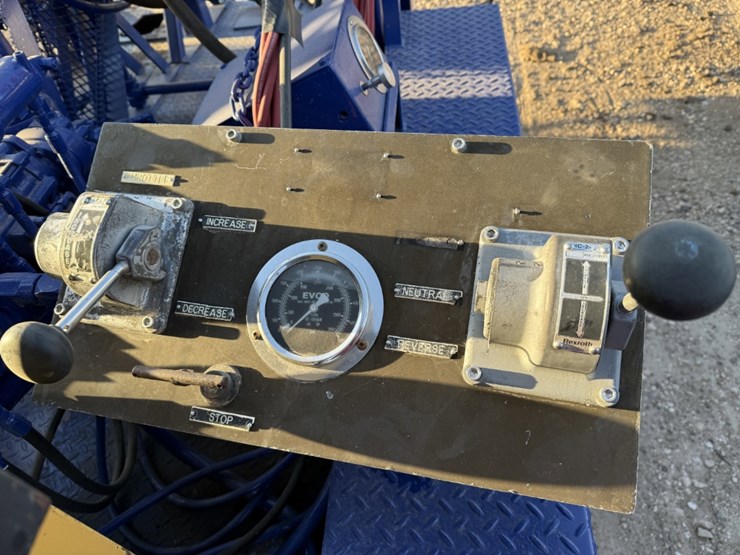 2004-evco-2.5-85-ton-power-swivel-mtd-on-2004-evco-15-t/a-gooseneck-trailer-image-11