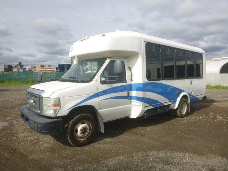 2014-ford-e450-image-2