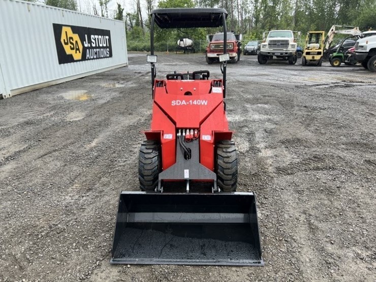 2026-agt-sda-140w-mini-skidsteer-loader-image-8