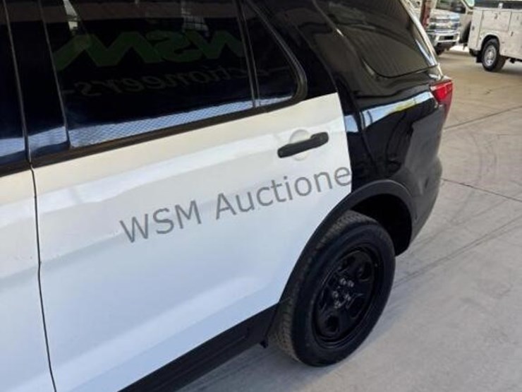 2016-ford-explorer-image-5