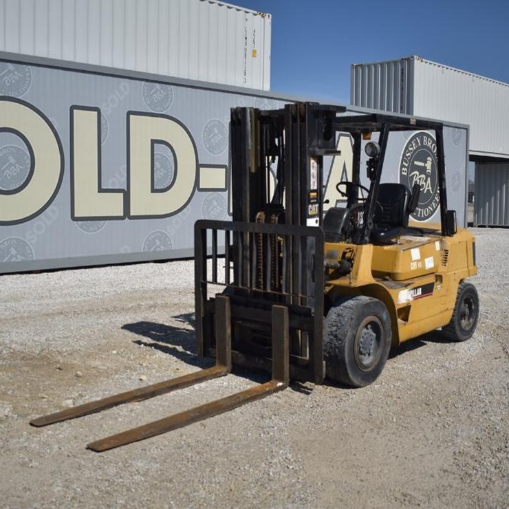 1995 CATERPILLAR DP40