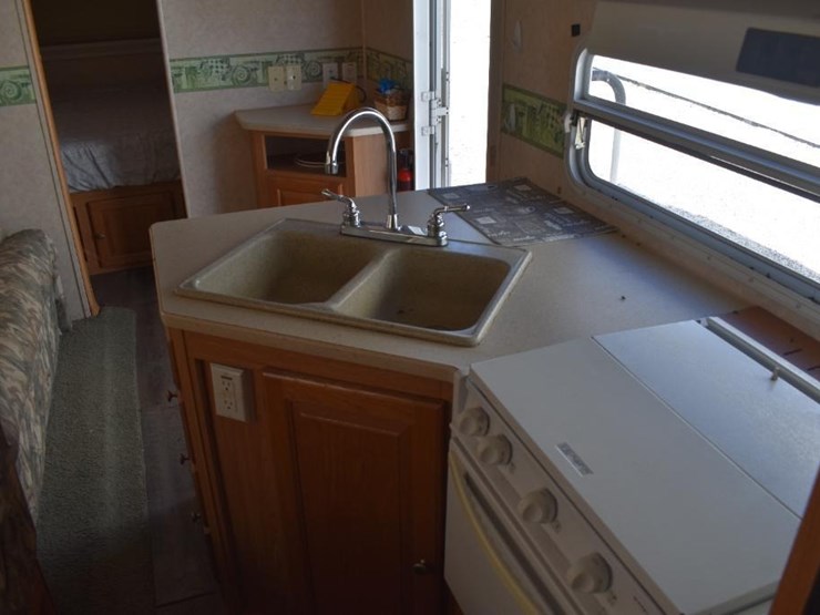 2008-forest-river-rockwood-8318ss-42661-image-32