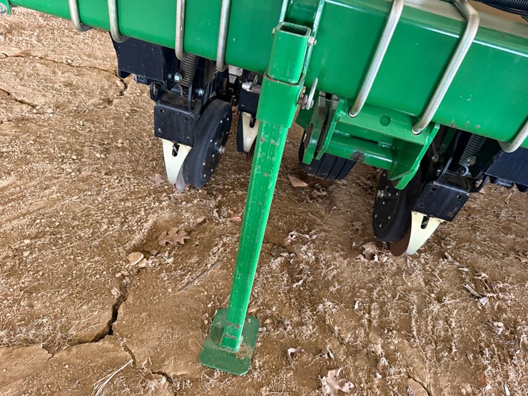 great-plains-yp825a-image-36