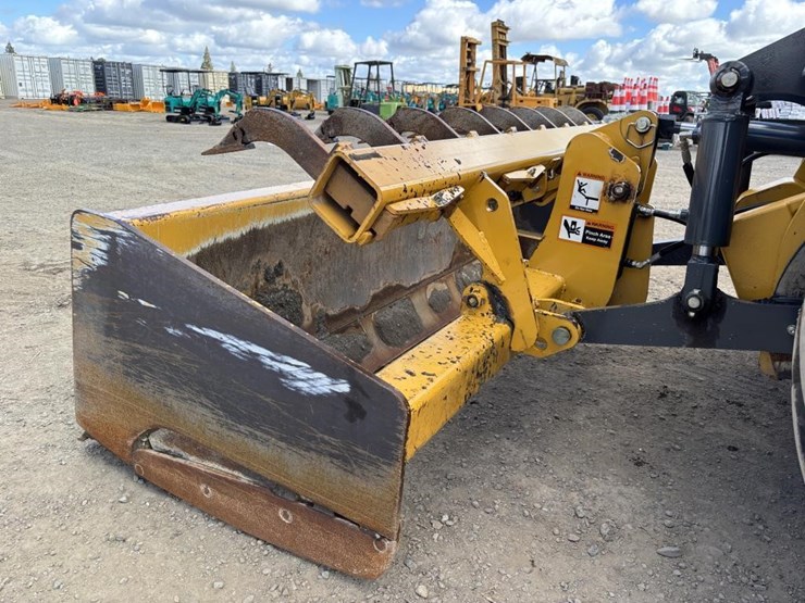 2018-deere-210lep-image-15