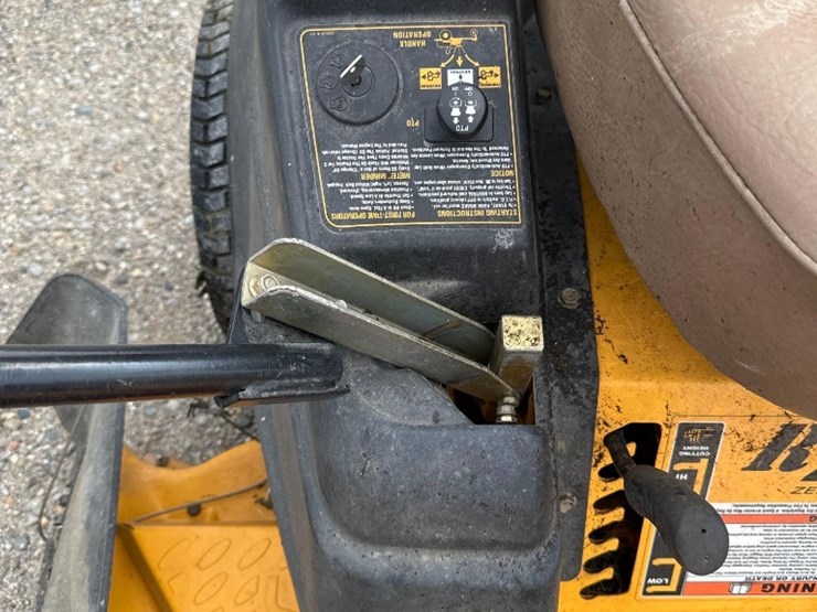 cub-cadet-rzt54-image-4