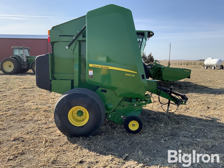 2021-john-deere-560m-image-4