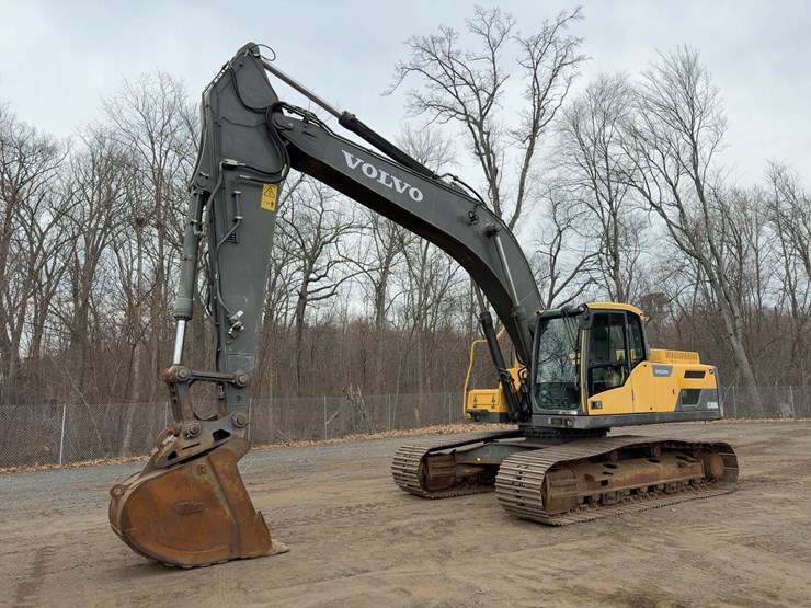 2013-volvo-ec300dl-image-1