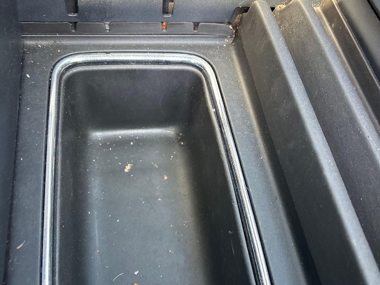 2015-chevrolet-silverado-ltz-2500hd-4x4-crew-cab-pick-up-truck-image-30