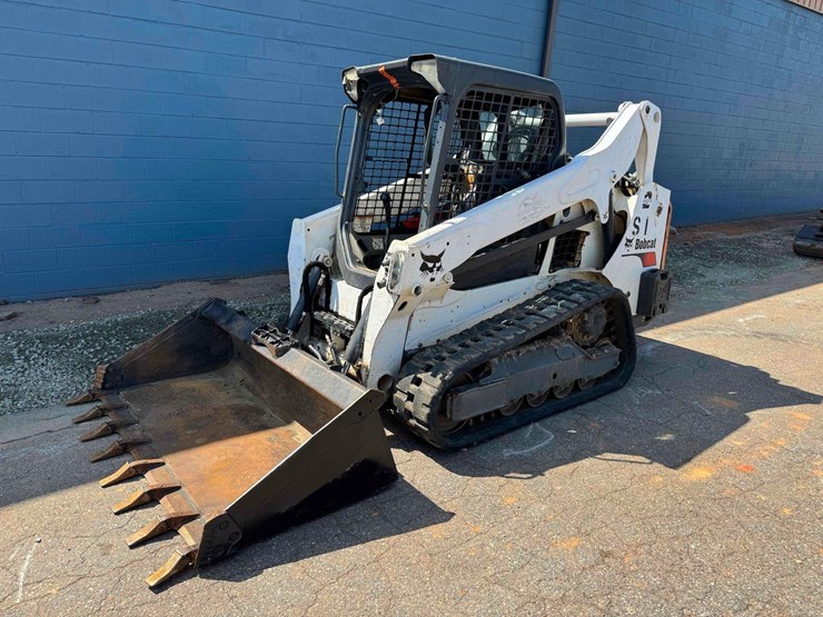 2020-bobcat-t595-image-2