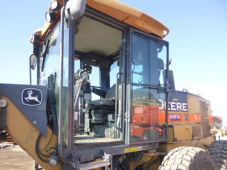 2008-deere-772d-image-30