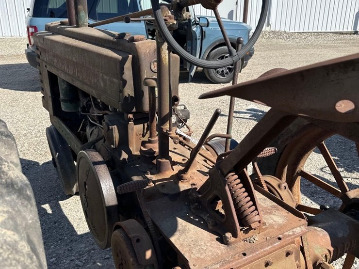 john-deere-b-image-9