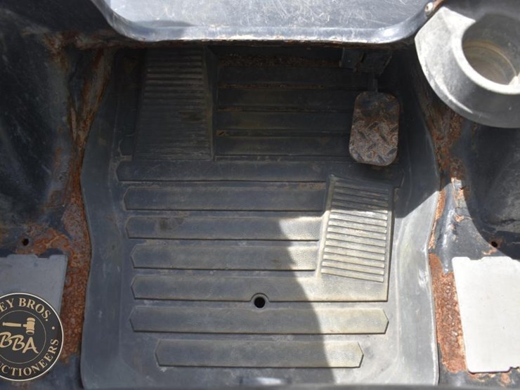 2023-caterpillar-259d3-image-64