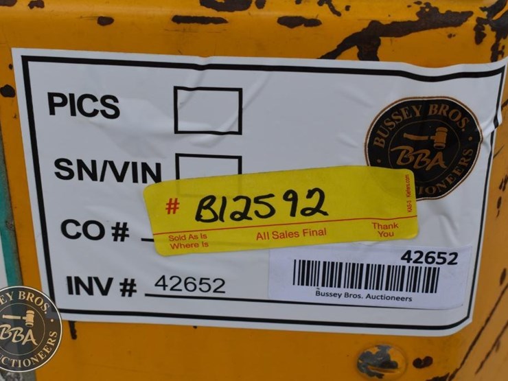 1996-united-tractor-2500bl-42652-image-26