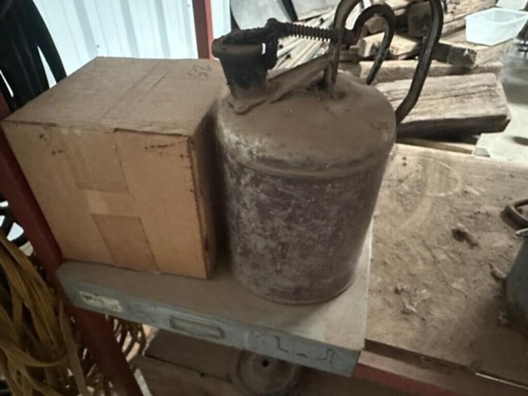 square-tubing-shelves-&-contents-image-5