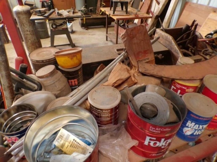 square-tubing-shelves-&-contents-image-9