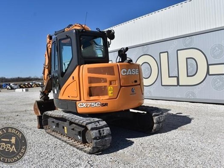 2022-case-cx75csr-image-12