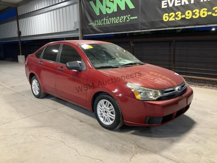 2011-ford-focus-se-sdn-image-2