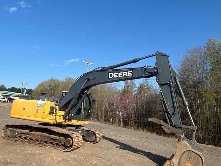 2015-deere-210g-lc-image-2