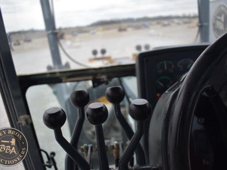 2007-deere-672d-image-66