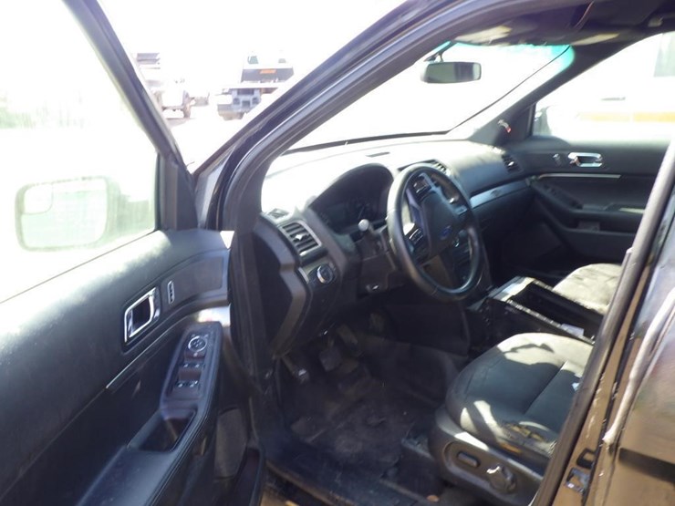 2018-ford-explorer-image-5