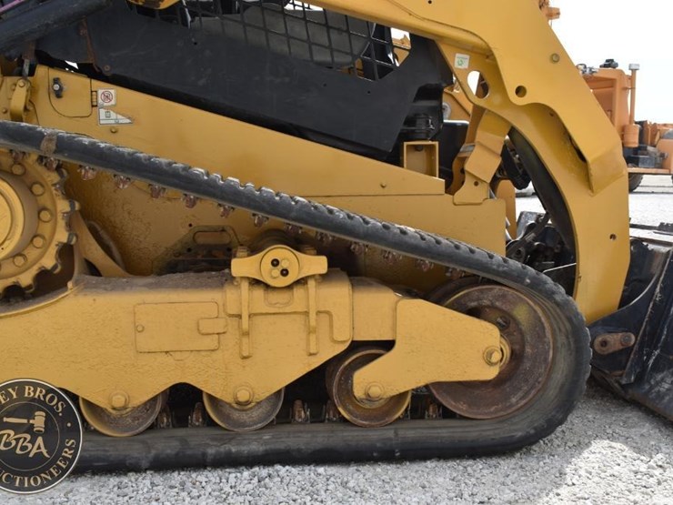 2023-caterpillar-259d3-image-53