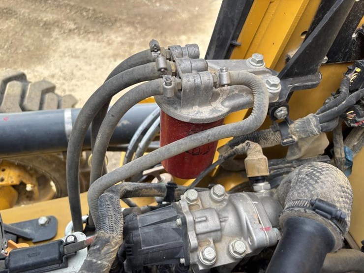 2019-deere-210lep-image-48