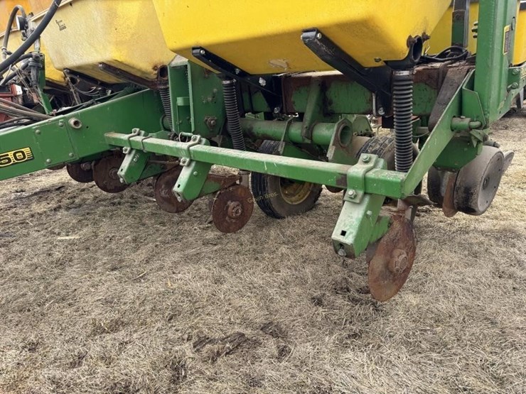john-deere-1750-image-10