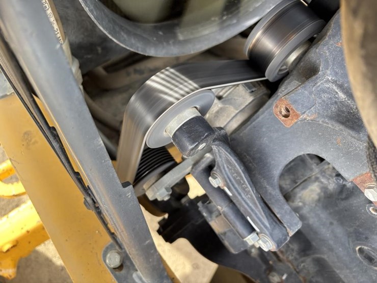 2019-deere-210lep-image-45