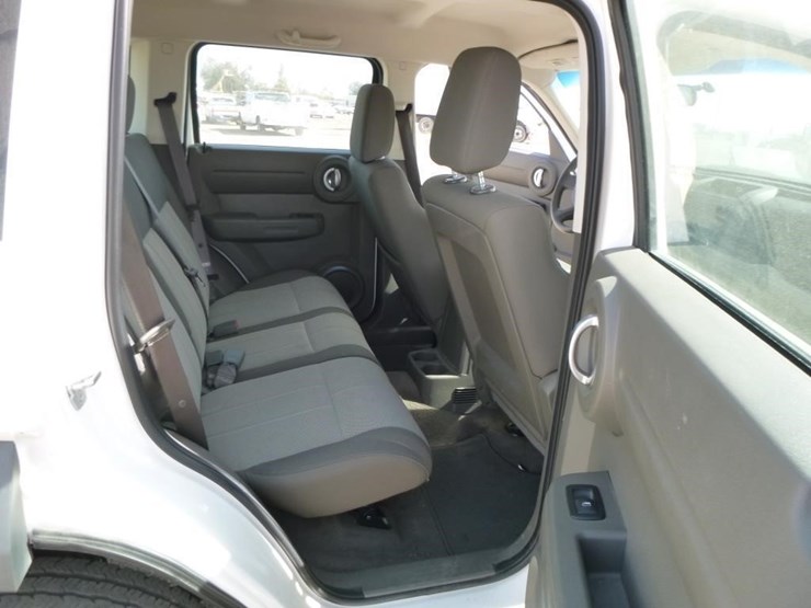 2008-dodge-nitro-image-21