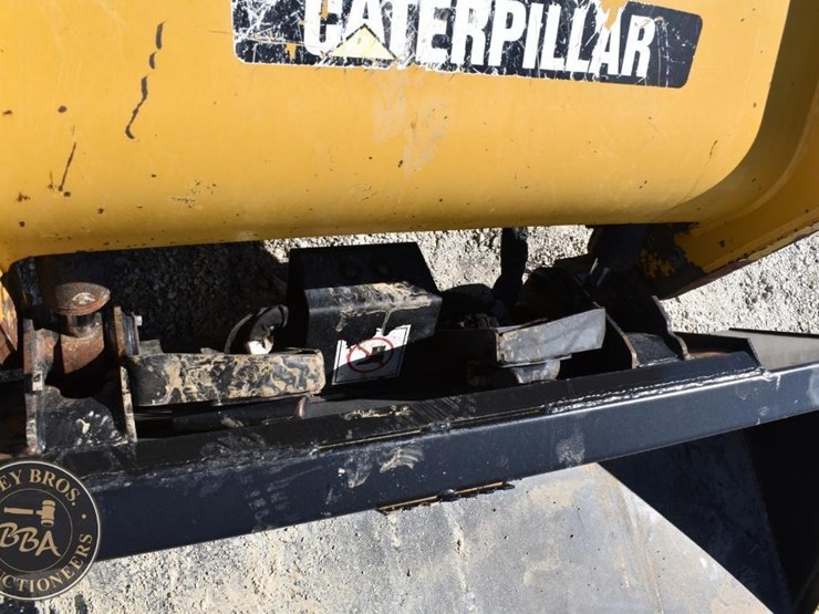 2012-caterpillar-257b3-image-31