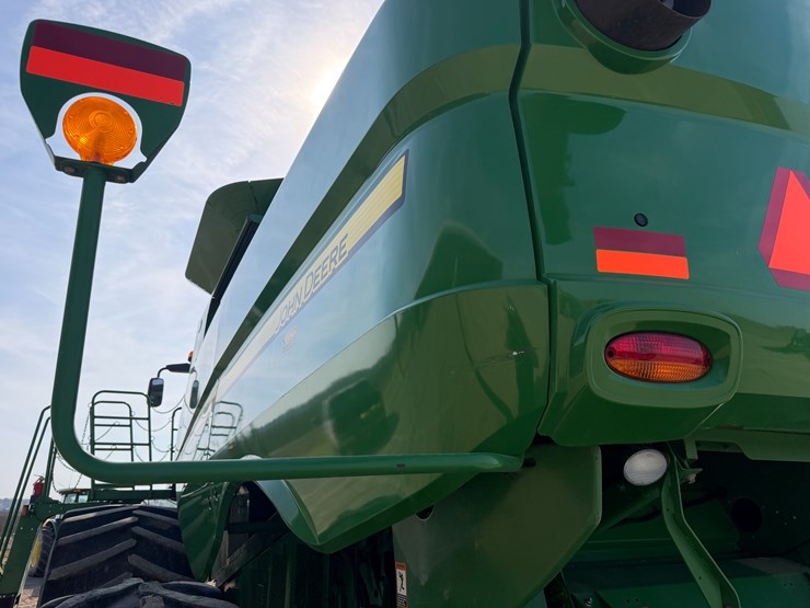 2014-john-deere-s670-image-8