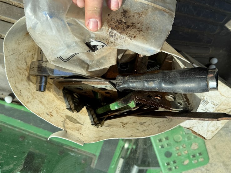 2014-john-deere-s670-image-182