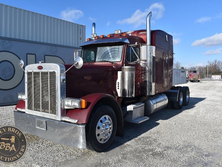 2004-peterbilt-379-image-1