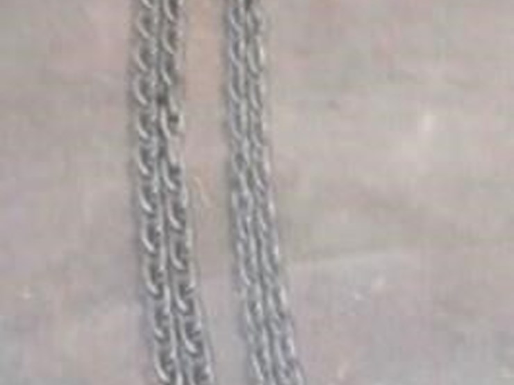 2-chains-3-hooks-image-1