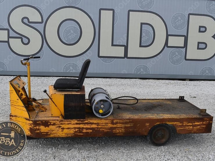 1996-united-tractor-2500bl-42652-image-4