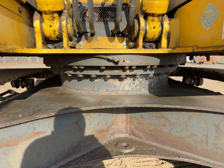 2009-komatsu-pc228us-lc-3e0-image-16