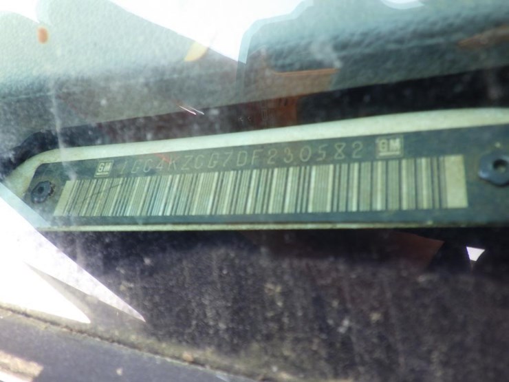 2013-chevrolet-3500hd-image-15