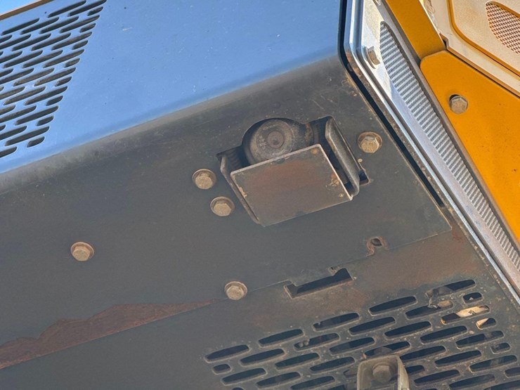 2021-deere-850l-wlt-image-23