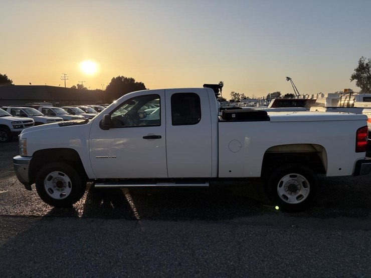 2013-chevrolet-2500-image-7