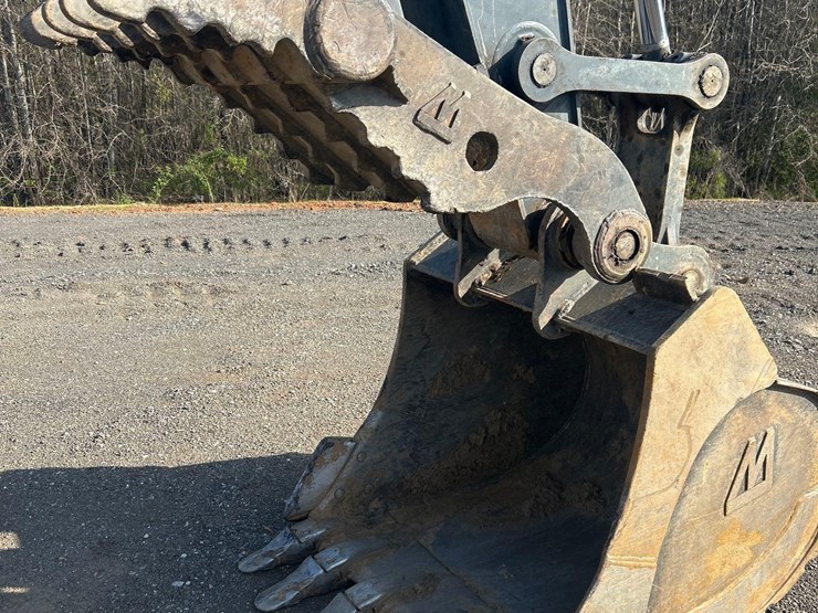 2015-deere-210g-lc-image-7