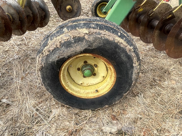 john-deere-210-image-25