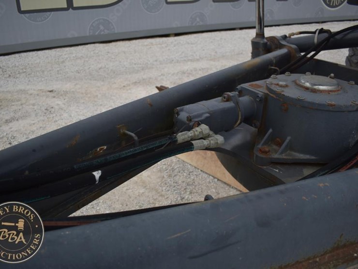 2007-deere-672d-image-24