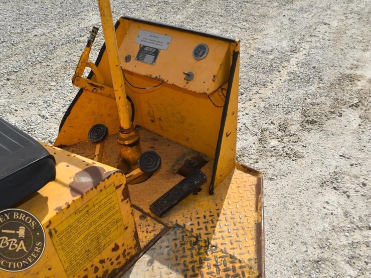 1996-united-tractor-2500bl-42652-image-19