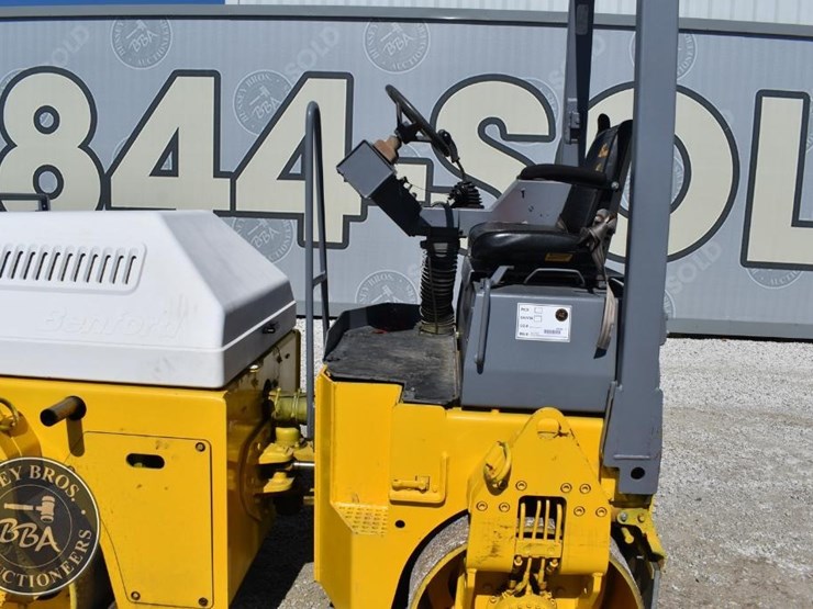 2010-benford-2010sd-image-37