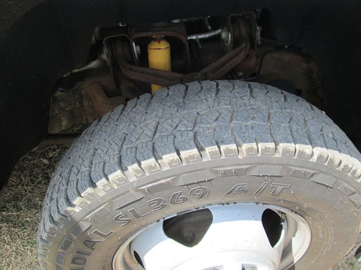 2017-chevrolet-3500hd-image-21