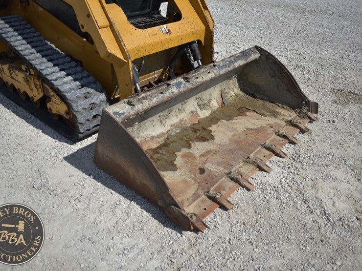 2023-caterpillar-259d3-image-15