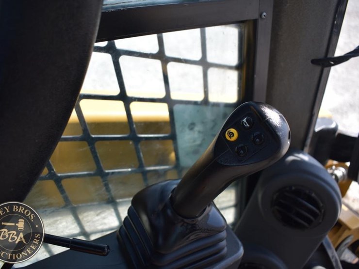 2023-caterpillar-259d3-image-43