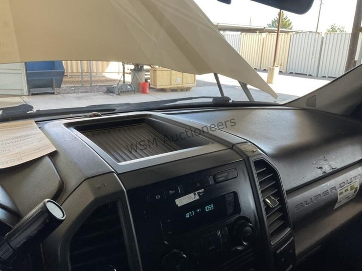 2017-ford-f550-image-18